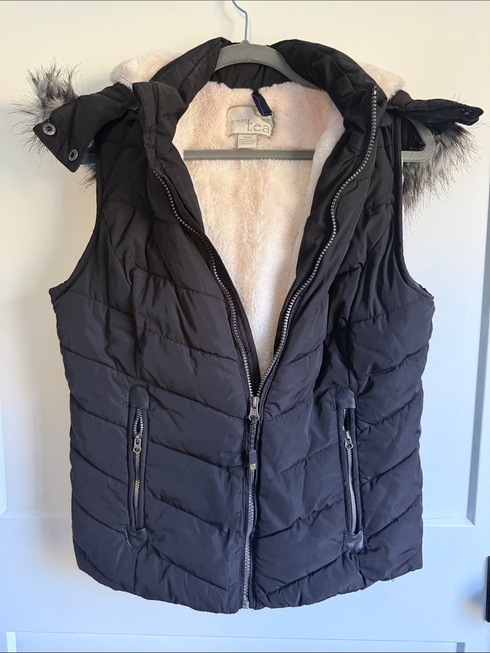 GreenTea Women's Black Quilted Puffer Vest with Faux Fur Trim